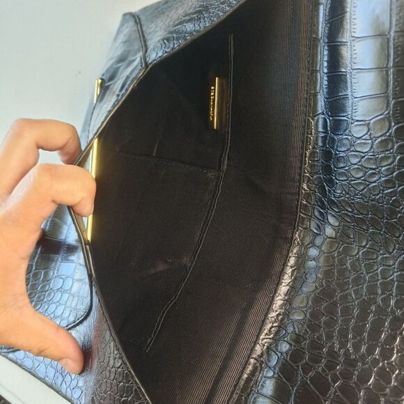 BCBGMaxazria women's handbag style envelope black animal print 11×7 minimalist - Picture 3 of 11